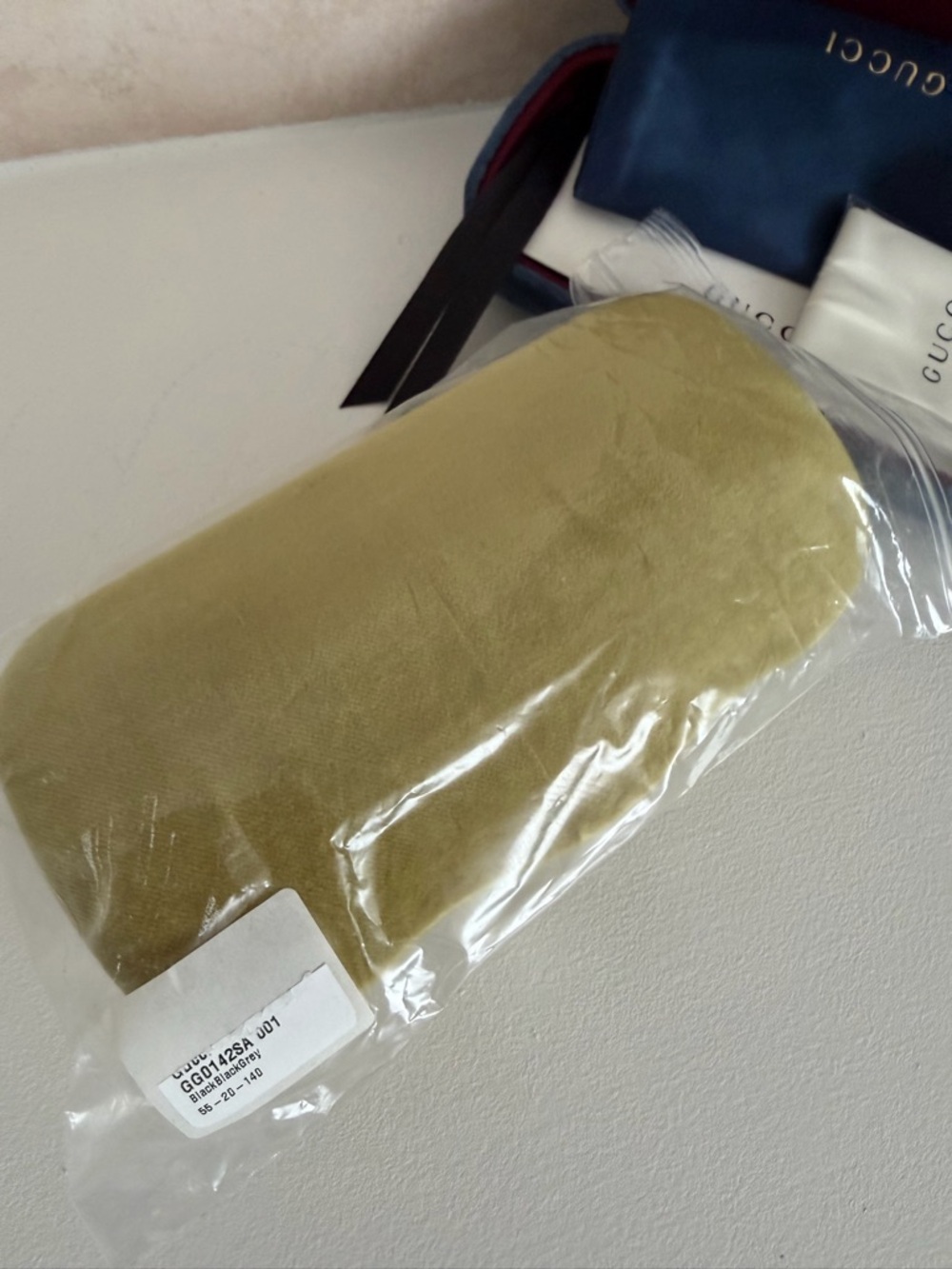 New Gucci Black and Gold Oversized Square Sunglasses. Authentic. GG0142SA - Picture 9 of 10